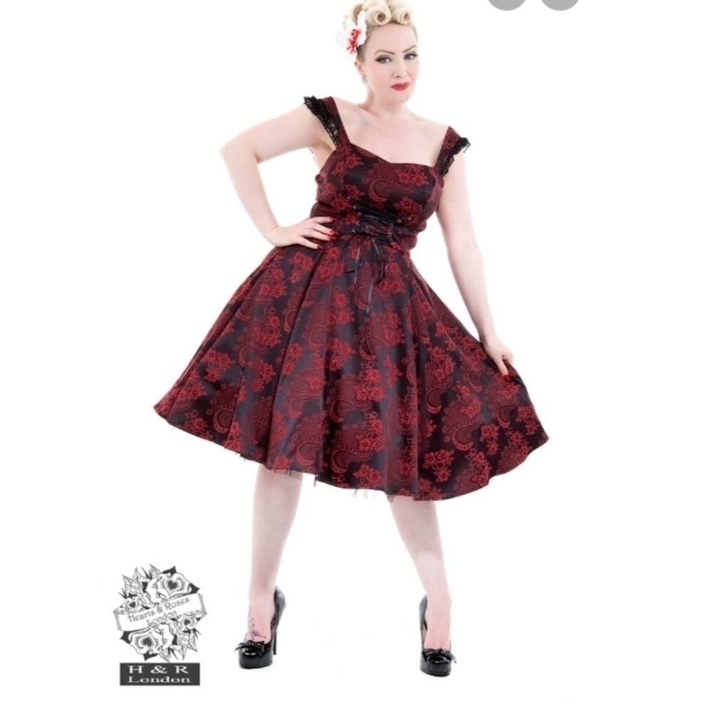 Hot topic Heart & rose dress